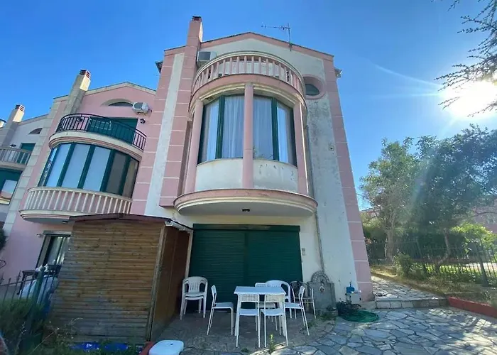 Lia\'S Villa